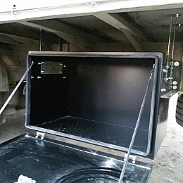 Ящик инструментальный металлический ТВ-8 для грузовых автомобилей 810x505x500 (с кронштейном)